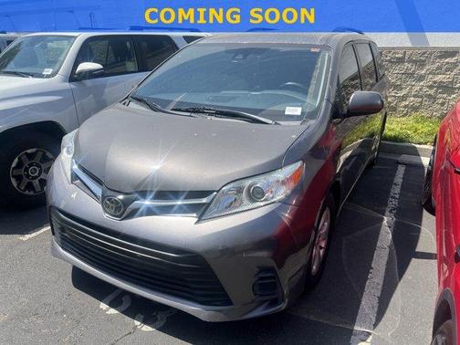 2018 Toyota Sienna LE