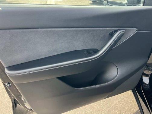 Black 2022 Tesla Model Y Long Range