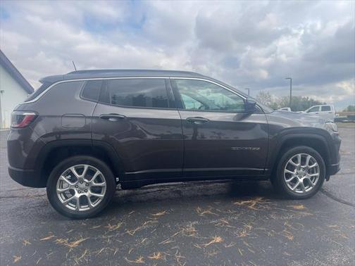 2022 Jeep Compass Latitude Lux 4x4