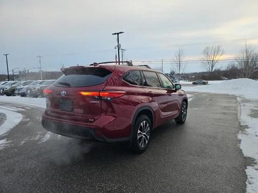 2023 Toyota Highlander Hybrid XLE