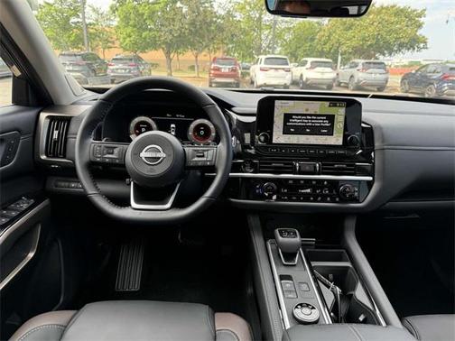 2025 Nissan Pathfinder Platinum 4WD