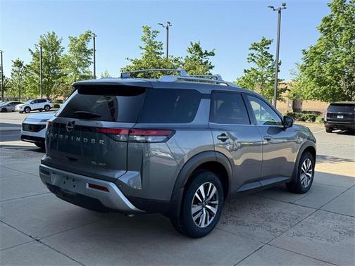 2022 Nissan Pathfinder SL 4WD