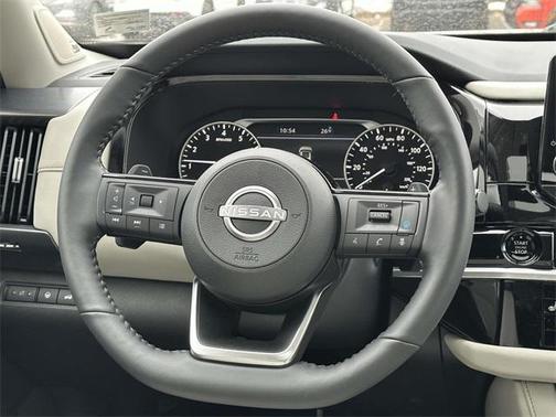 2025 Nissan Pathfinder SL 4WD