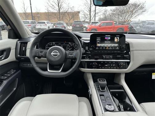 2025 Nissan Pathfinder SL 4WD