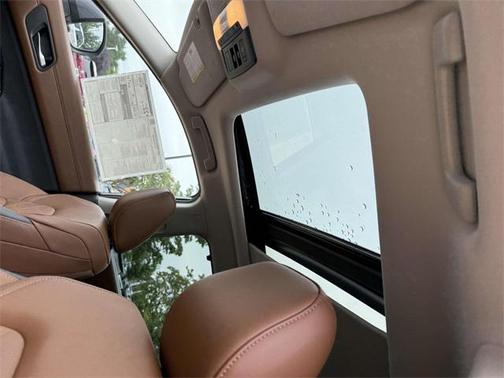 2025 Nissan Pathfinder Platinum 4WD