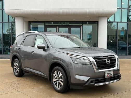 2025 Nissan Pathfinder SL 4WD