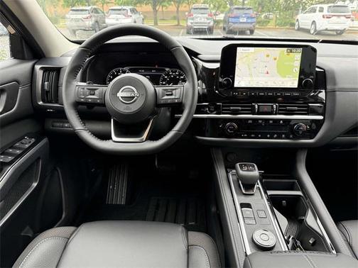 2025 Nissan Pathfinder SL 4WD