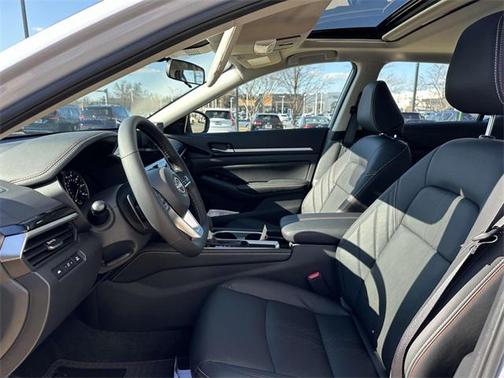 2025 Nissan Altima SR FWD