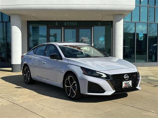 2025 Nissan Altima SR FWD