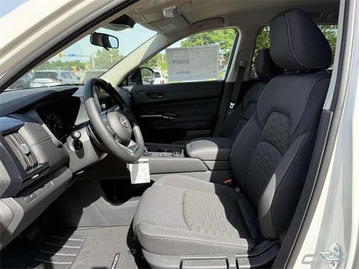 2025 Nissan Pathfinder S 4WD