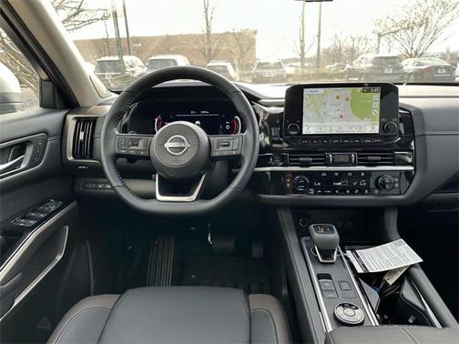 2025 Nissan Pathfinder Platinum 4WD