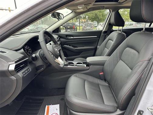 2025 Nissan Altima SR FWD