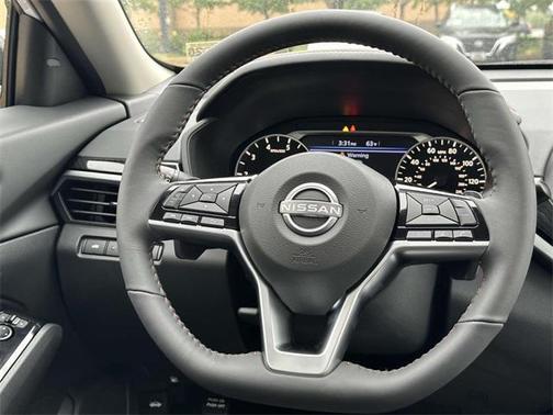 2025 Nissan Altima SR FWD