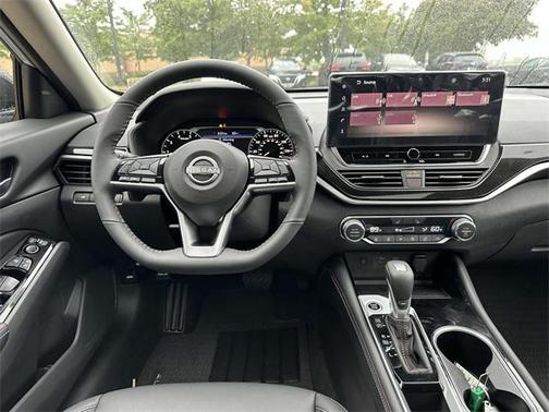 2025 Nissan Altima SR FWD