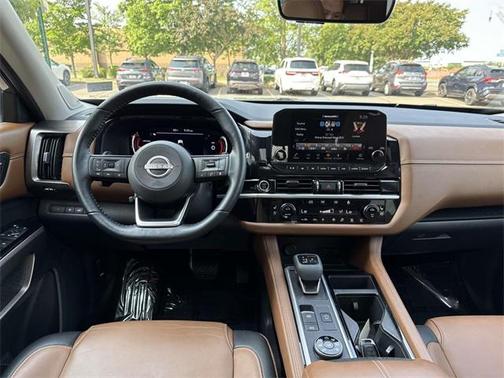 2023 Nissan Pathfinder Platinum 4WD