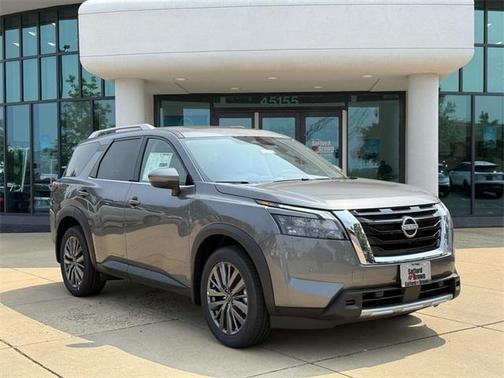 2025 Nissan Pathfinder SL 4WD