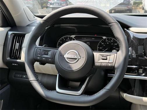 2025 Nissan Pathfinder SL 4WD