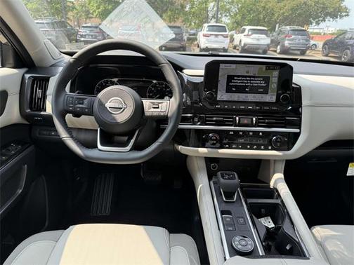 2025 Nissan Pathfinder SL 4WD