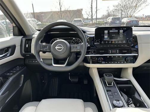 2025 Nissan Pathfinder SL 4WD