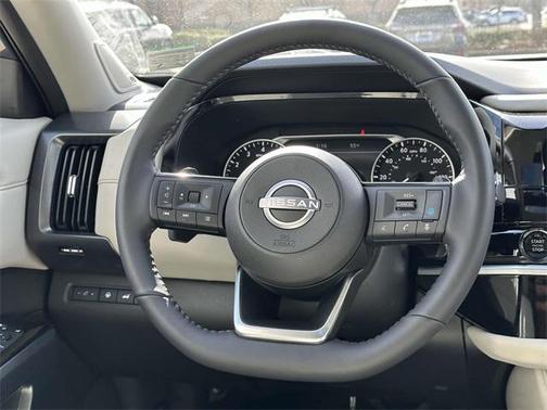 2025 Nissan Pathfinder SL 4WD