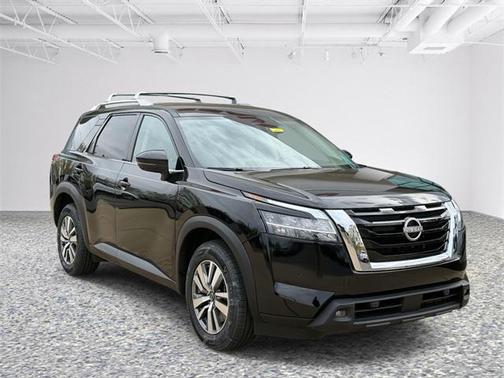 2023 Nissan Pathfinder SL 4WD