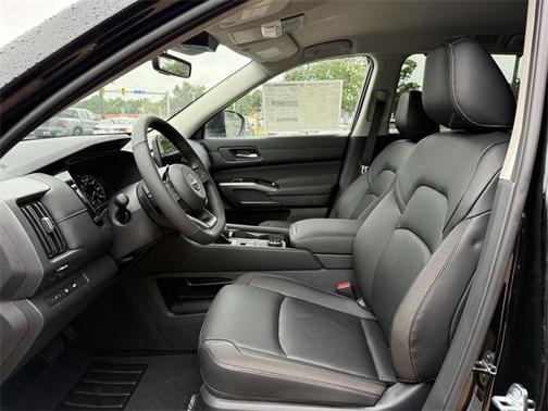 2025 Nissan Pathfinder SL 4WD