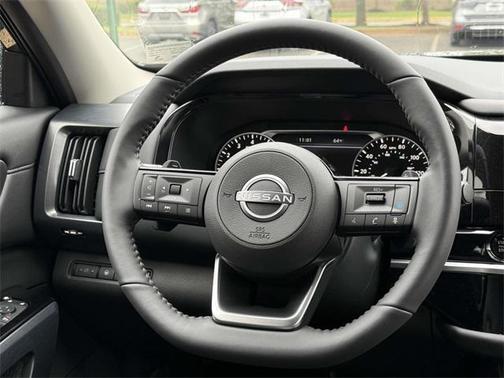 2025 Nissan Pathfinder SL 4WD