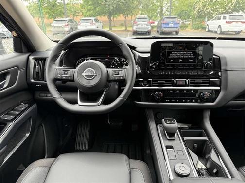 2025 Nissan Pathfinder SL 4WD