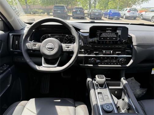 2025 Nissan Pathfinder SL 4WD