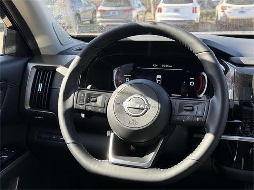 2025 Nissan Pathfinder Platinum 4WD