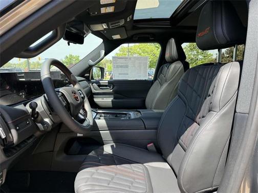 2025 Nissan Armada PRO-4X 4WD