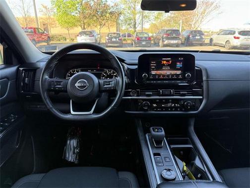 2022 Nissan Pathfinder SV 4WD