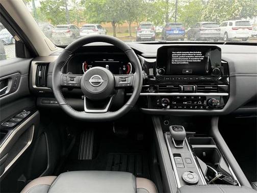 2025 Nissan Pathfinder Platinum 4WD