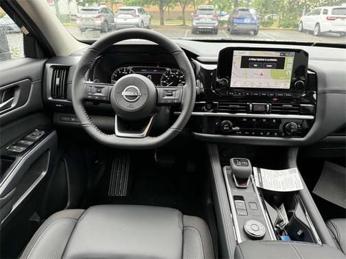 2025 Nissan Pathfinder SL 4WD