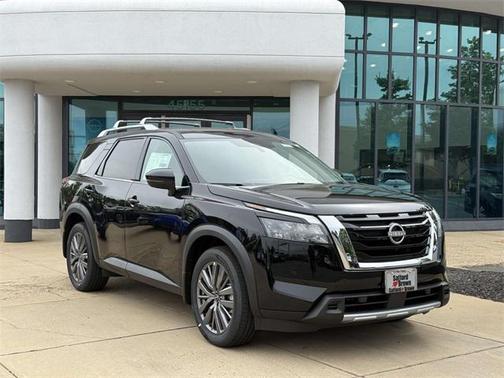 2025 Nissan Pathfinder SL 4WD