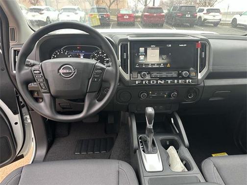 2025 Nissan Frontier SV