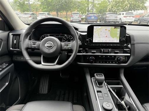 2025 Nissan Pathfinder SL 4WD