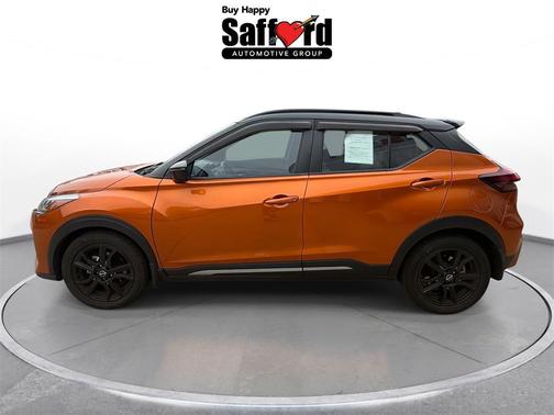 2022 Nissan Kicks SR