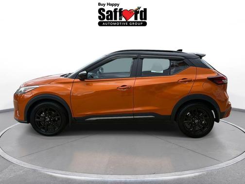 2022 Nissan Kicks SR