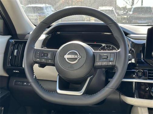 2025 Nissan Pathfinder SV 4WD