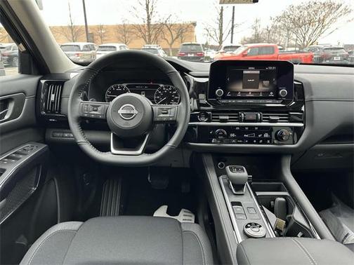 2025 Nissan Pathfinder SV 4WD