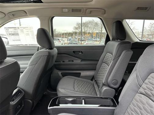 2025 Nissan Pathfinder SV 4WD