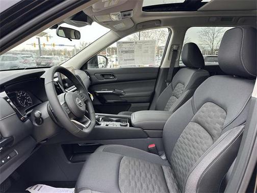 2025 Nissan Pathfinder SV 4WD