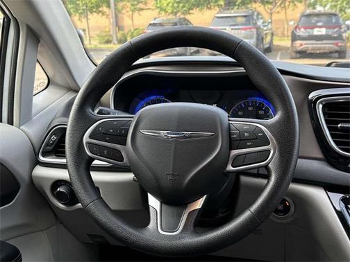 2020 Chrysler Voyager LXI
