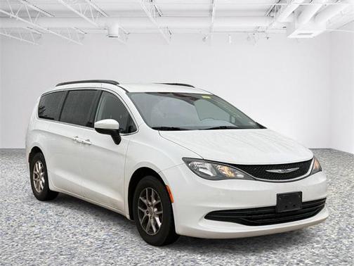 2020 Chrysler Voyager LXI