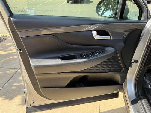 2022 Hyundai SANTA FE SE