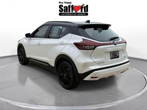 2022 Nissan Kicks SR
