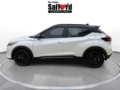 2022 Nissan Kicks SR