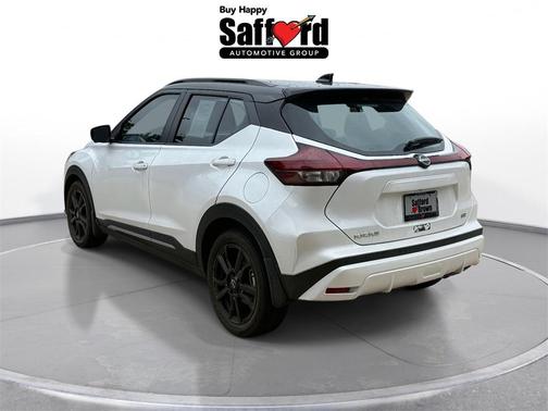 2022 Nissan Kicks SR