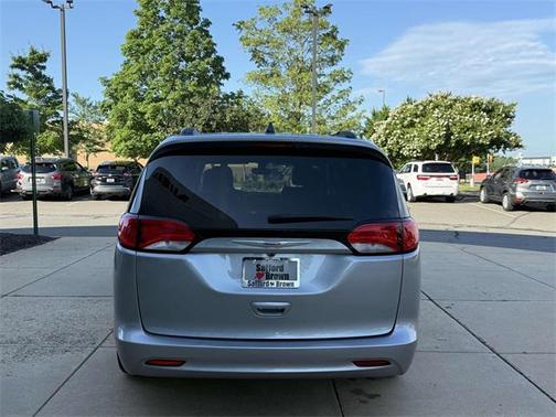 2021 Chrysler Voyager LXI